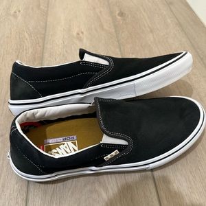 Vans cleaned and in like new condition, men’s size 11, black.